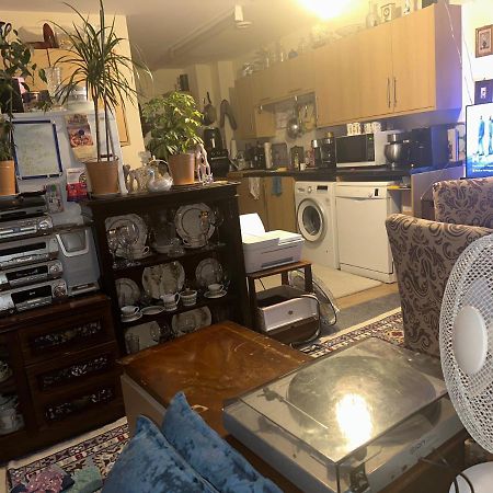 Private Room. In Zone 2 In Cousy Flat 伦敦 外观 照片